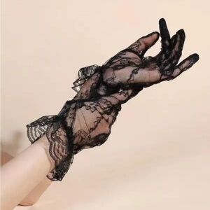 NWT Black Lace Gloves Elegant Bridal Wedding Bridesmaid Formal